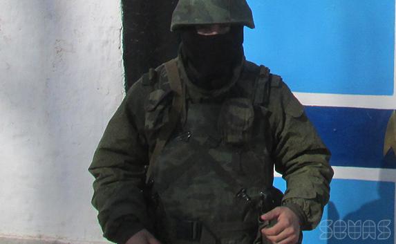 Военную прокуратуру Севастополя захватили «вежливые военные»