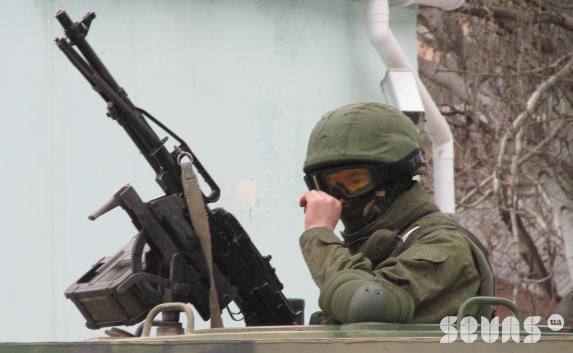Украинским военнослужащим в Крыму разрешили использовать оружие