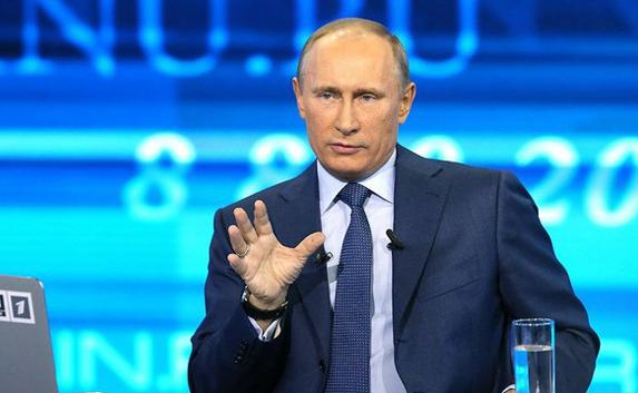 Путин узнал в крымских «зелёных человечках» российских военных