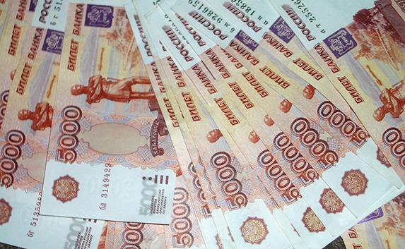 Рубль стал единственной официальной валютой Крыма