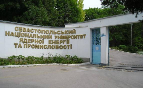 Украинские власти обеспокоены атомным реактором в Севастополе