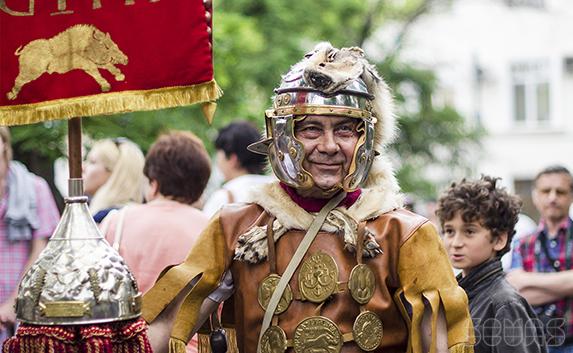 В Севастополе состоялся традиционный парад военно-исторических клубов