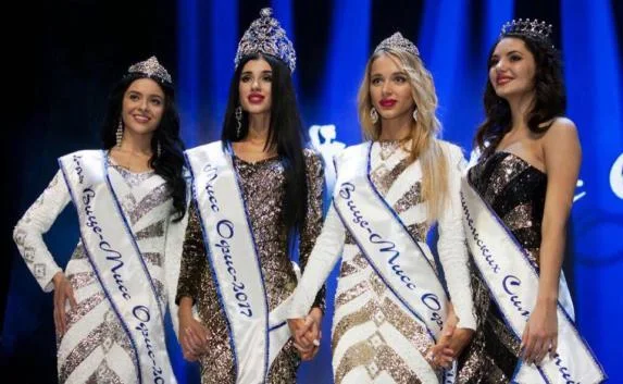 Керчанка одержала победу в конкурсе «Мисс офис 2017» (фото)