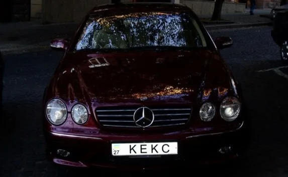 В Севастополе ведется фотоохота на крутые номера автомобилей (Часть 1)