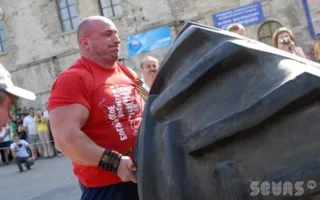 В Севастополе крымские и российские богатыри померялись силами