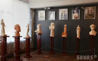 В Севастополе открылась персональная выставка киевского скульптора Алексея Леонова