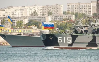 День флота и парад военных кораблей в Севастополе