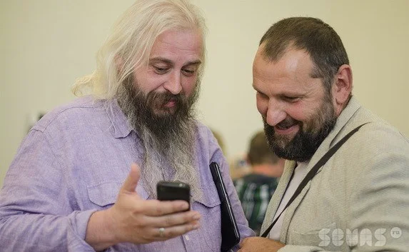 Искусство современного абстракционизма представлено на выставке в Севастополе