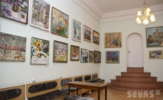 Весенний Севастополь глазами известных художников на выставке в Центральной детской библиотеке имени А. Гайдара