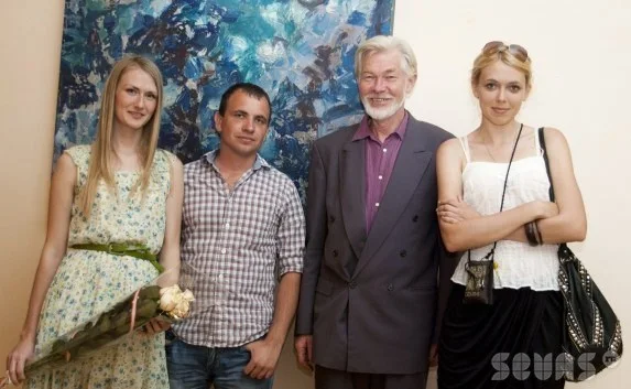 «Цветы фронтовикам» — выставка картин севастопольских художников