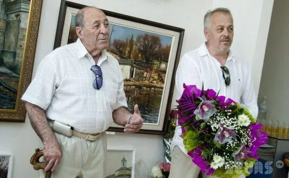 К 230-летию Севастополя открылась выставка картин Владимира Преображенского «Город и море»