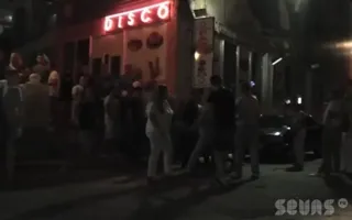 В Севастополе женщина вступилась за своего спутника и за это оказалась выброшенной в море