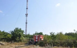 В Севастополе рядом с телевышкой пять часов горела трава на площади в четыре гектара