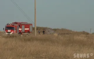 В Севастополе пожарным вновь пришлось тушить траву возле телевышки