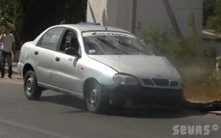 В Севастополе преступник совершил разбойное нападение на таксиста, а затем на угнанной машине попал в ДТП