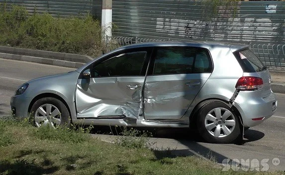В районе Восставших столкнулись два автомобиля. Видео ДТП