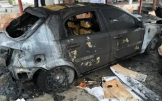 За одну ночь в Севастополе сгорело два автомобиля. Один из них принадлежит Александру Карлюку