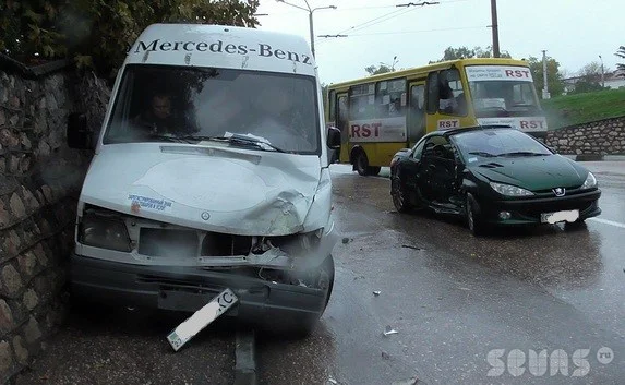 В районе Восставших столкнулись два автомобиля. Видео ДТП