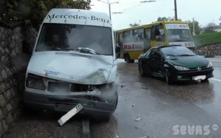 В районе Восставших столкнулись два автомобиля. Видео ДТП