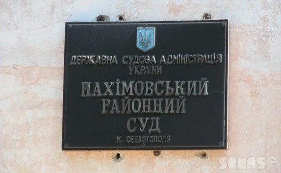 Современный «тимуровец» сначала помог бабушке, а потом отобрал кошелёк