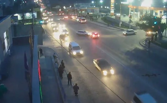 На перекрёстке «Студгородок» ВАЗ не пропустил иномарку. Видео аварии