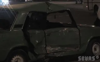 На проспекте Генерала Острякова столкнулись маршрутка и два автомобиля. Видео последствий ДТП