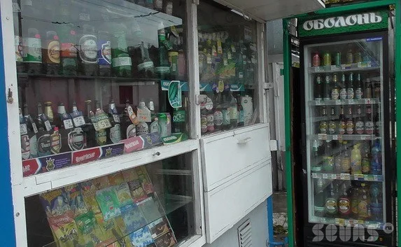 Чтобы напиться и забыться, девушка каждый день ходила в магазины воровать спиртное