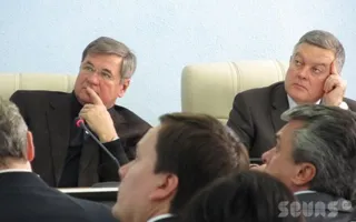 На аппаратном совещании чиновники рассмотрели водо- и теплообеспечение, подготовку к Новому году и Рождеству