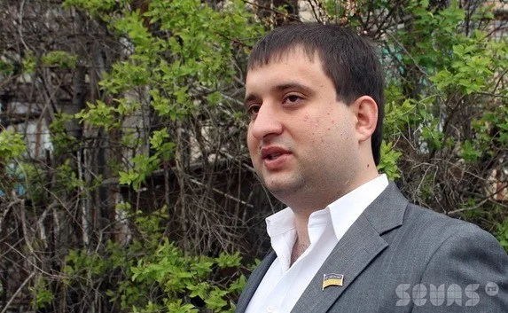 Брицын посетовал, что реконструкция газовой системы дома его округа остановлена по вине казначейства