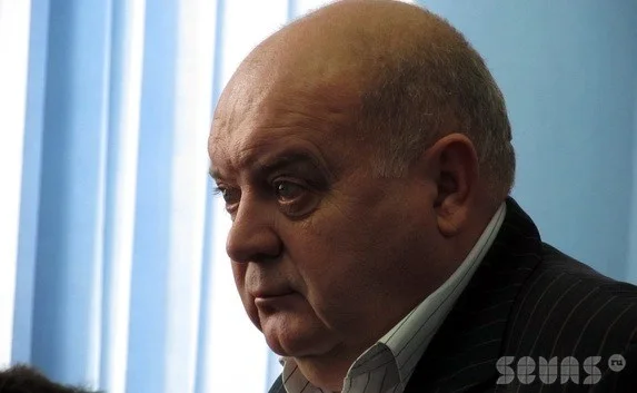 Яцуба поинтересовался, носят ли коммунальщики передачи Хибученко