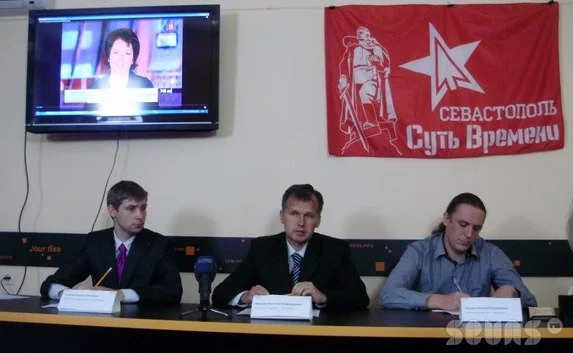 «Суть времени»: Севастополь — лидер по сбору подписей за вступление Украины в Таможенный союз 