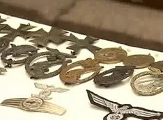 В Севастополе Гитлера продают рядом с Есениным