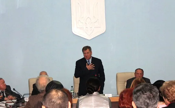 Яцуба, злоупотребляя своим постом, провел предвыборную встречу с общественниками в СГГА 
