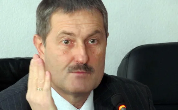 Дойников предупредил, что схема размещения объектов торговли не учитывает скандальный фактор