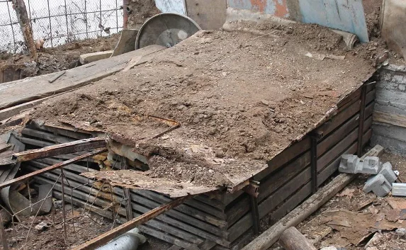 В Севастополе снесли самострой, хозяин которого прорыл еще и подкоп под дом