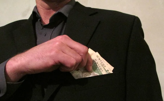 Дойников и Антоненков обнародовали свои налоговые декларации за 2012 год