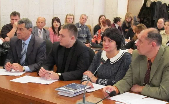 Главы районных советов Севастополя и их заместители обнародовали свои доходы за 2012 год