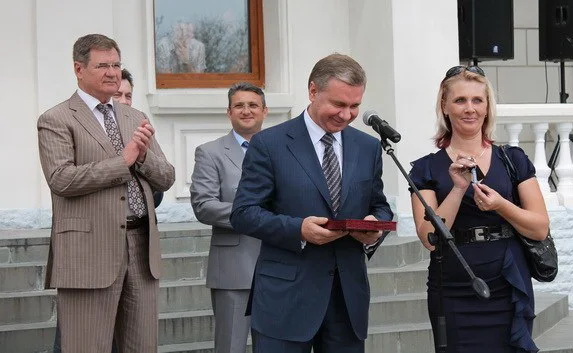 Черемин вручил Севастополю новую технику от Москвы и пообещал городу новые возможности