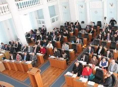 Яцуба подвинул в комиссии по коммуналке близкого к Лебедеву депутата