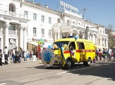 Яцуба будет клеймить предпринимателей, которые отказались красить фасады своих офисов в белый цвет