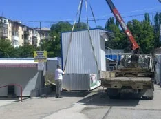 Территорию Севастопольского морского торгового порта на площади Захарова очистили от четырех ларьков 