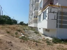 В Севастополе жители микрорайона «Омега-сити» вышли на сход, возмущенные качеством сданного им «Гранд-инвестом» жилья