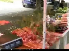 В Севастополе выявлена очередная точка стихийной торговли. Теперь возле Хрюкинского рынка
