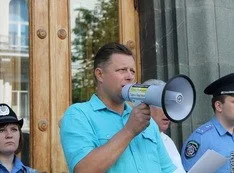 Предприниматели-сувенирщики против предложения Яцубы уйти торговать на «Ивушку» 