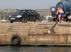 В Севастополе содержимое выгребных ям сливают в море, а экоинспекции бездействуют
