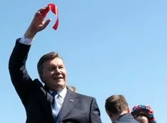 Автор скандальной скульптуры «Одуванчик» просит Януковича привлечь к уголовной ответственности вандалов, которые снесли «дар Москвы»
