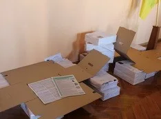 В Ленинском районе некому монтировать кабинки для голосования