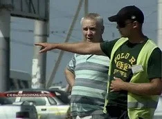 На 5-м километре с автомобилистов по-прежнему взимают плату за парковку