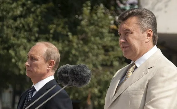 Путин с Януковичем едут смотреть парад кораблей в Севастополь