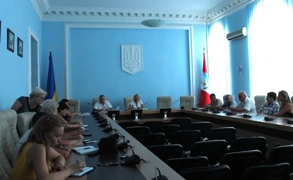 В Севастополе общественники и депутаты настаивают на спиле аварийных деревьев. Но денег на это нет